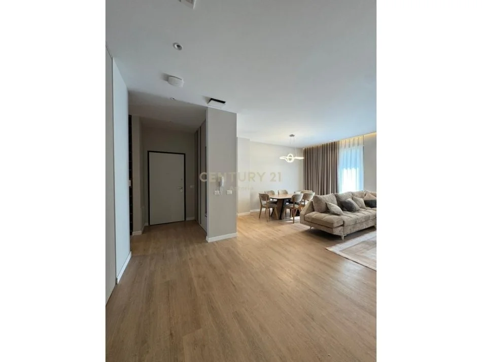 Tirane, jepet me qera apartament 3+1+Aneks Kati 1, 155 m² 2.000 € (Liqeni i Thate)