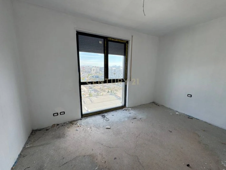 Tirane, shitet apartament 2+1+Ballkon Kati 8, 118 m² 175.000 € 