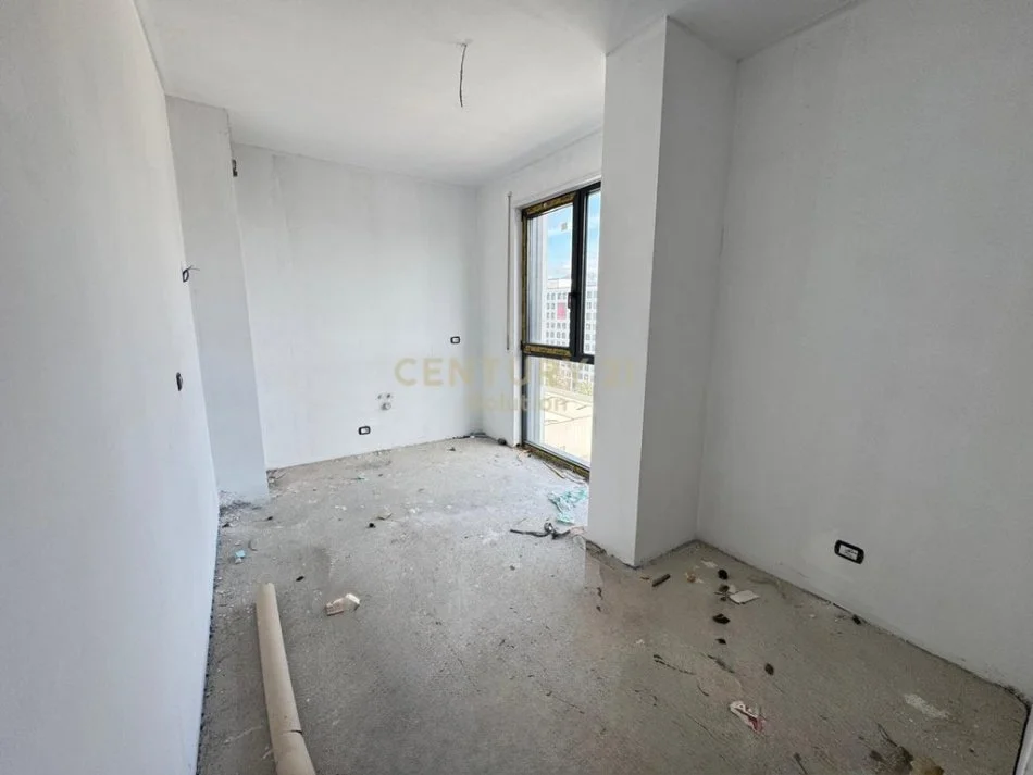 Tirane, shitet apartament 2+1+Ballkon Kati 8, 118 m² 175.000 € 