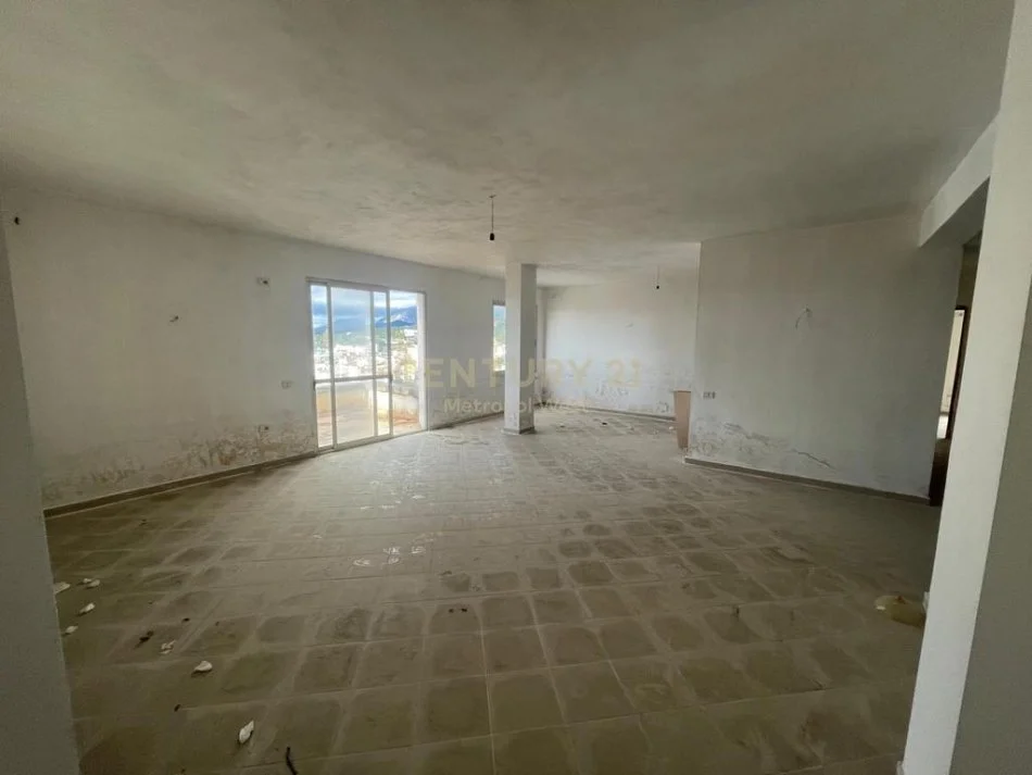 Tirane, shitet apartament 2+1+Ballkon Kati 6, 175 m² 150.000 € (Rruga Sotir Caci)