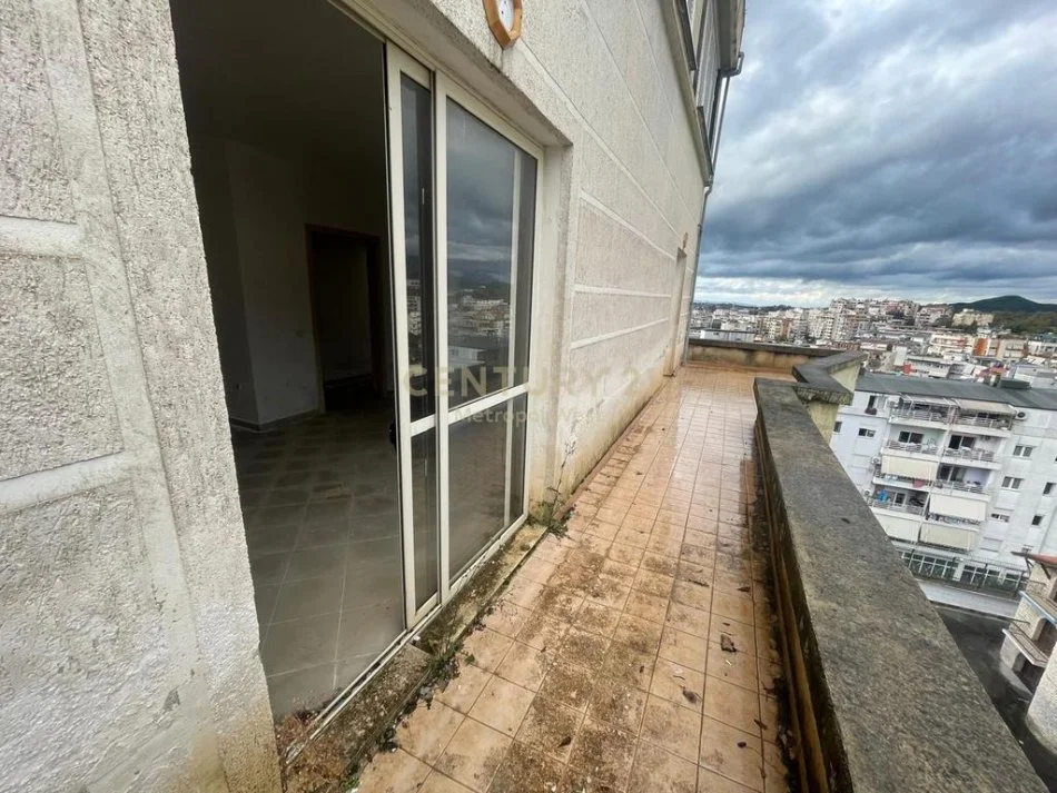 Tirane, shitet apartament 2+1+Ballkon Kati 6, 175 m² 150.000 € (Rruga Sotir Caci)