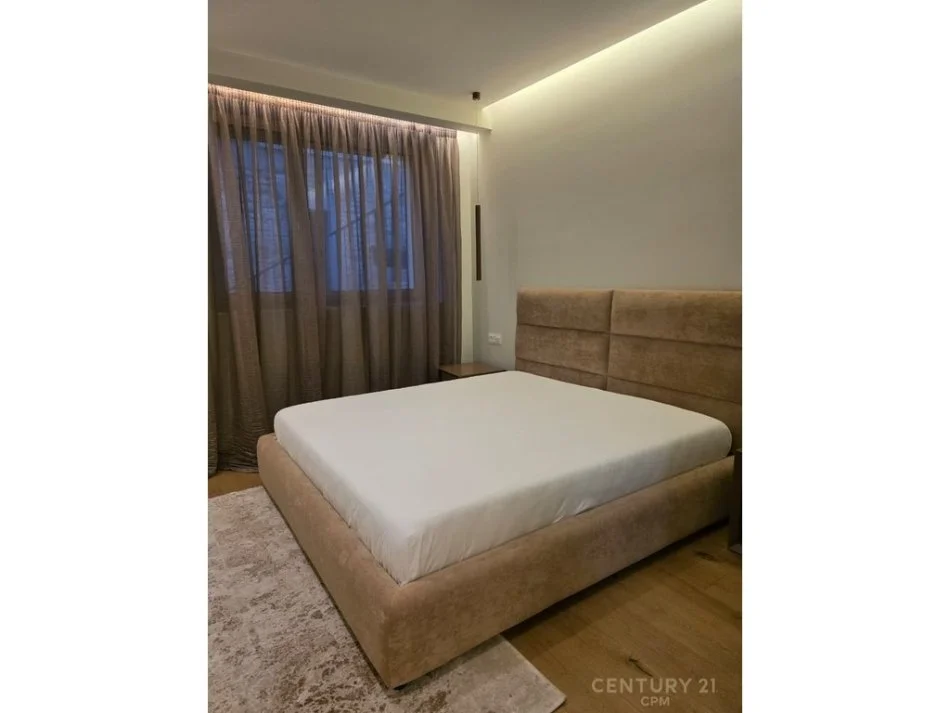 Tirane, shitet apartament 2+1 Kati 0, 196 m² (Rruga Grori)