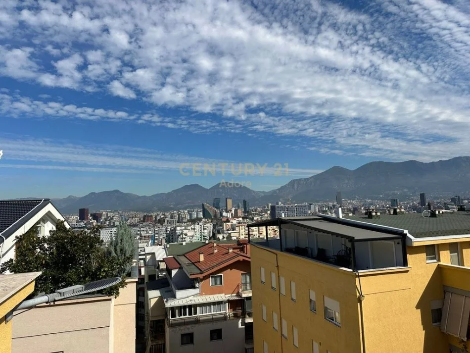 Tirane, jepet me qera apartament 3+1 Kati 6, 1.400 € (Rruga Bill Klinton)