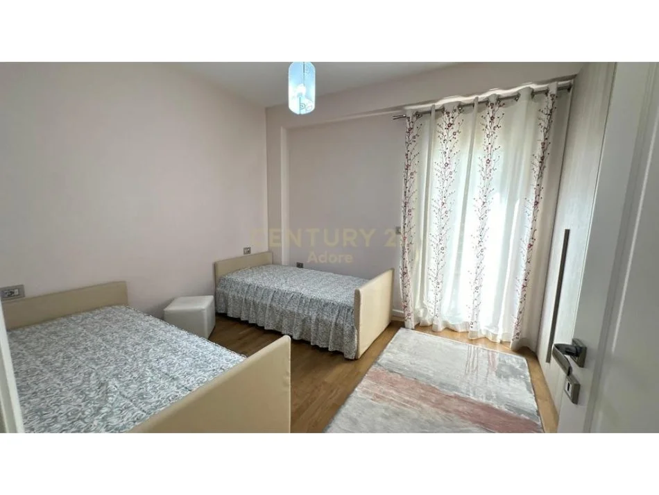 Tirane, jepet me qera apartament 2+1 Kati 2, 128 m² 