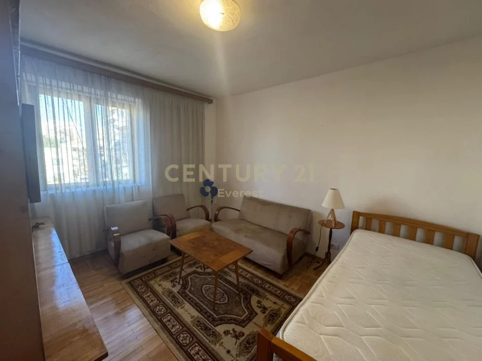 Tirane, jepet me qera apartament 3+1 Kati 4, 88 m² 600 € (Rruga Fortuzi)