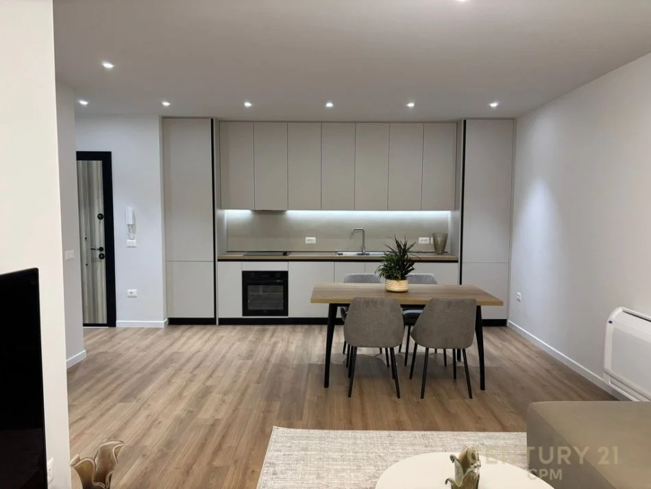 Tirane, jepet me qera apartament 1+1 Kati 4, 75 m² 850 € (9 Kateshet)