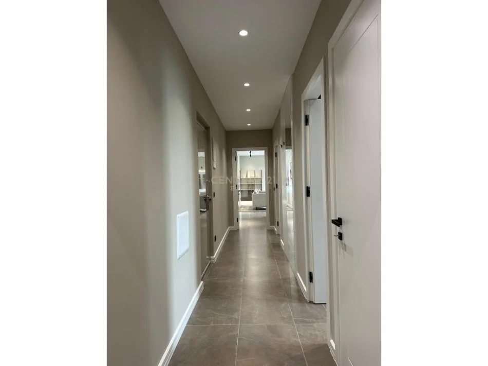 Tirane, jepet me qera apartament 2+1+Ballkon Kati 14, 120 m² 2.200 € (Ambasador 3)