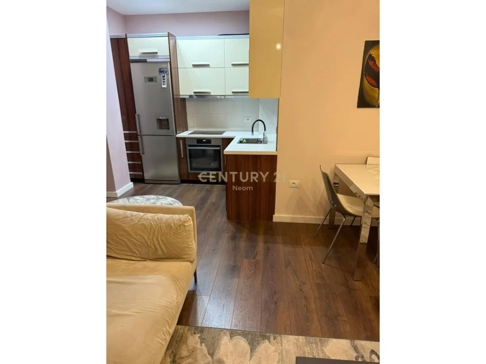 Shqiperi, jepet me qera apartament 1+1+Ballkon Kati 2, 75 m² 600 € (LIQENI I THATË)