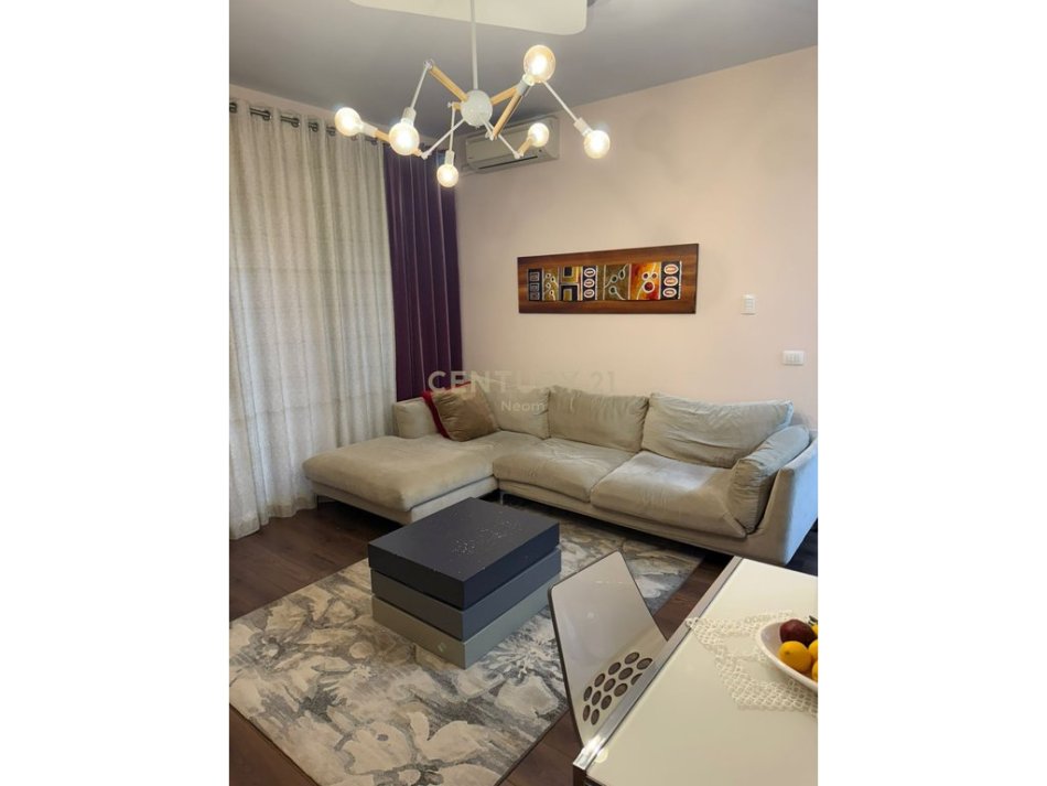 Tirane, jepet me qera apartament 1+1 Kati 2, 85 m² 600 € (LIQENI I THATË Neom127385)