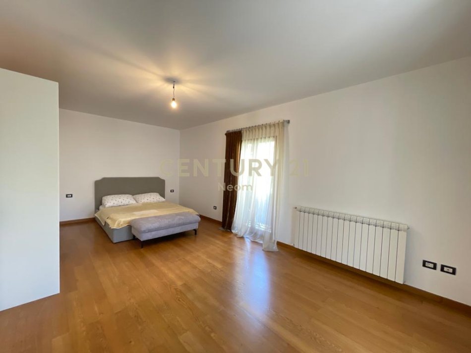 Tirane, jepet me qera Vile 2 Katshe Kati 0, 500 m² 4.500 € (Neom127346)