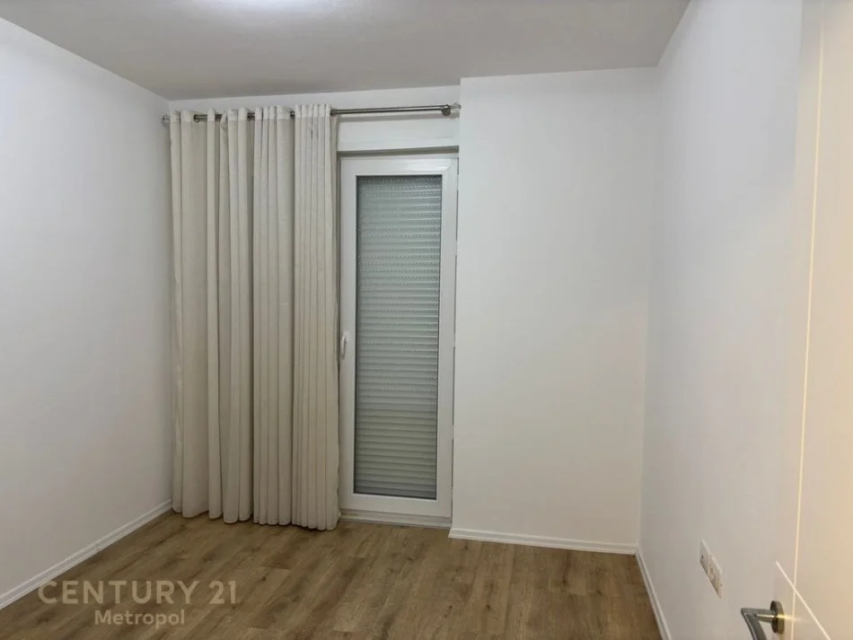 Tirane, jepet me qera apartament 2+1+Ballkon Kati 2, 86 m² 450 € (qtu)