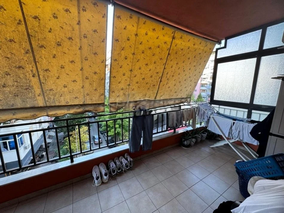 Tirane, shitet apartament 2+1 Kati 3, 106 m² 165.000 € (YZBERISHT)