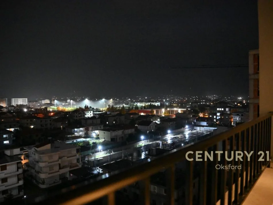 Tirane, shitet apartament 2+1+Ballkon Kati 7, 97 m² 125.000 € (qender kamez)