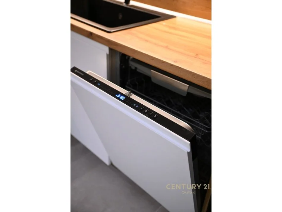 Tirane, shitet apartament 2+1 Kati 7, 97 m² 125.000 € (Bulevardi Nene Tereza)