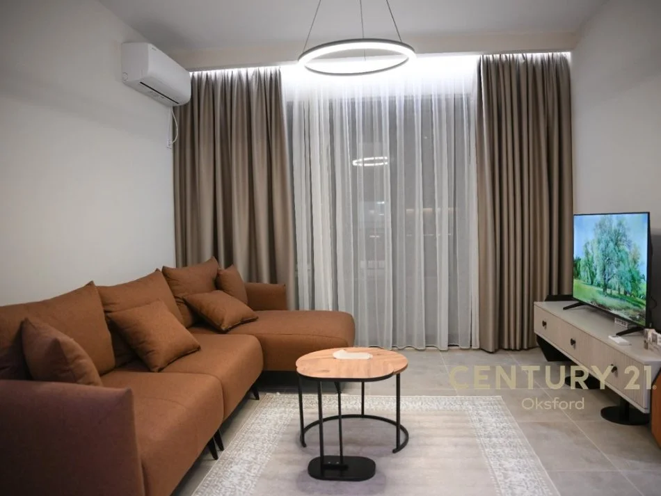 Tirane, shitet apartament 2+1+Ballkon Kati 7, 97 m² 125.000 € (qender kamez)