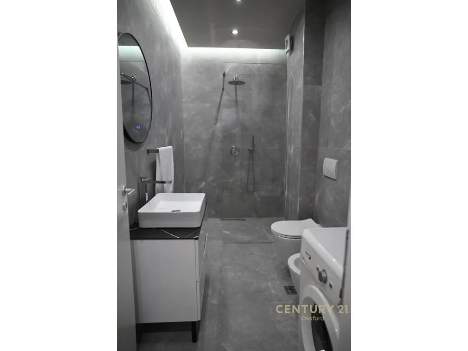 Tirane, shitet 2+1 Kati 7, 89 m² 135.000 € (Bulevardi Nene Tereza)