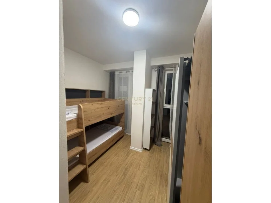 Tirane, jepet me qera apartament 2+1 Kati 8, 84 m² 500 € (Bulevardi Migjeni)