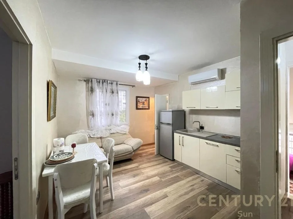 Tirane, jepet me qera 3 Katshe Kati 3, 292 m² 5.000 € 