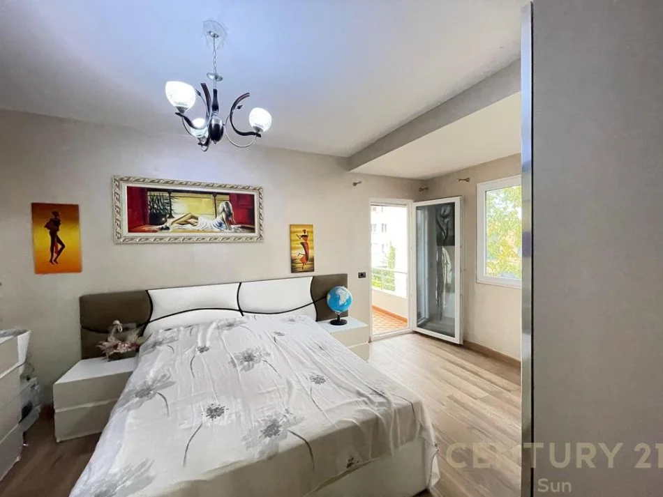 Tirane, jepet me qera 3 Katshe Kati 3, 292 m² 5.000 € 