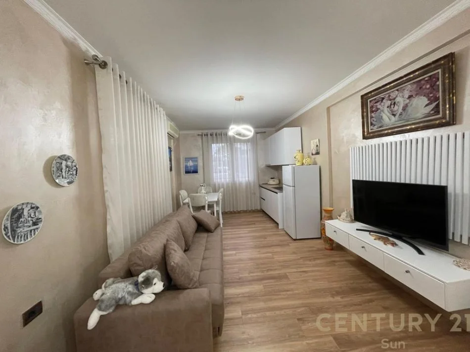 Tirane, jepet me qera 3 Katshe Kati 3, 292 m² 5.000 € 