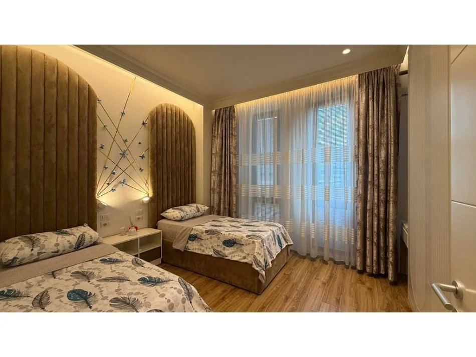 Tirane, jepet me qera apartament 2+1 Kati 2, 113 m² 1.500 € (Park Gate)