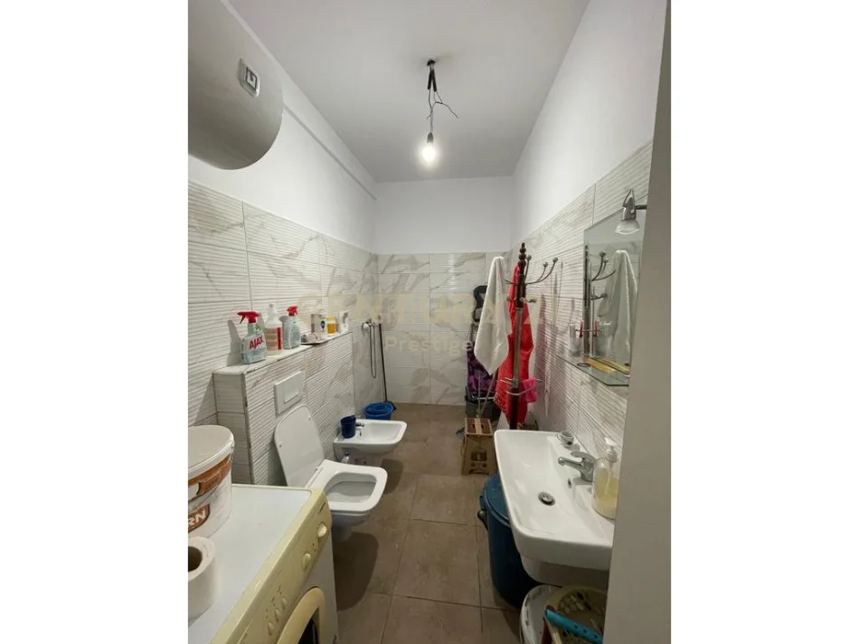 Tirane, jepet me qera apartament 2+1+Aneks+Ballkon Kati 5, 76 m² 600 € (pranë zonës së Ish-Doganës)