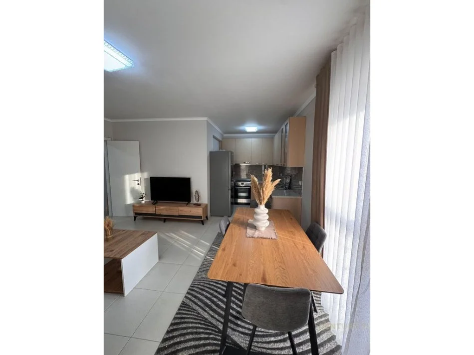 Tirane, jepet me qera apartament 2+1 Kati 5, 84 m² 750 € (Rruga Mine Peza)