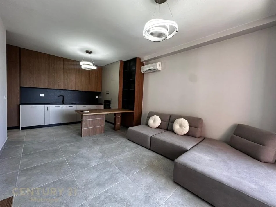 Tirane, shes apartament 1+1 Kati 12, 72 m² 130.500 € (Golden Park)