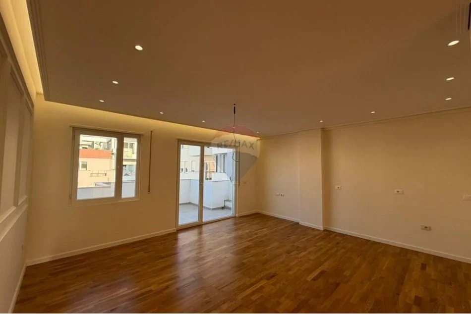Tirane, shitet apartament 2+1+Ballkon Kati 7, 115 m² 145.000 € (Qesarak Ramazan Gaxheri)