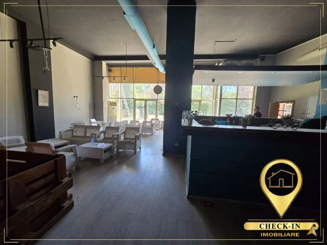 Tirane, jepet me qera ambjent biznesi Kati 0, 222 m² 2.500 € (Rruga Eshref Frasheri)