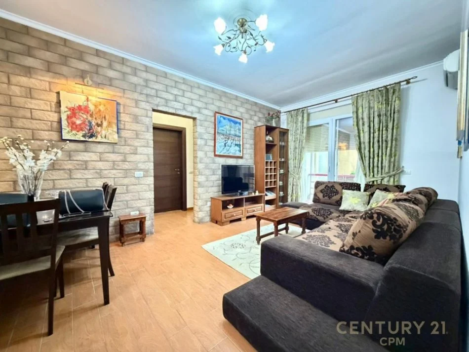 Tirane, jepet me qera apartament 2+1+Ballkon Kati 7, 106 m² 650 € (bulevardi i ri perballe hipotekes)