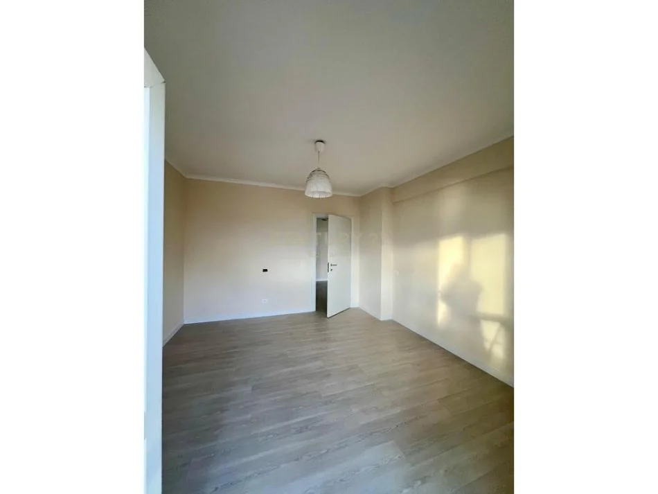 Durres, shitet apartament Kati 3, 81 m² 175.000 € (Vollga)