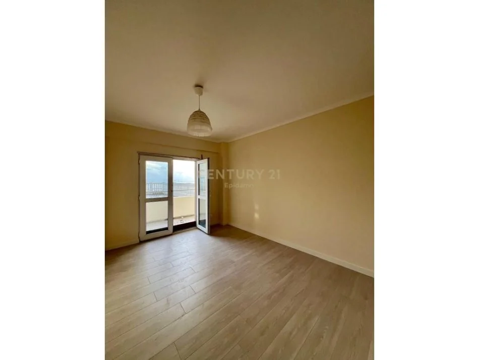 Durres, shitet apartament Kati 3, 81 m² 175.000 € (Vollga)