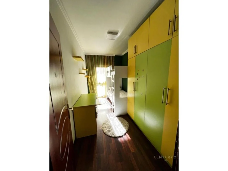 Tirane, jap me qera apartament 2+1 Kati 4, 110 m² 800 € (myslym shyri)