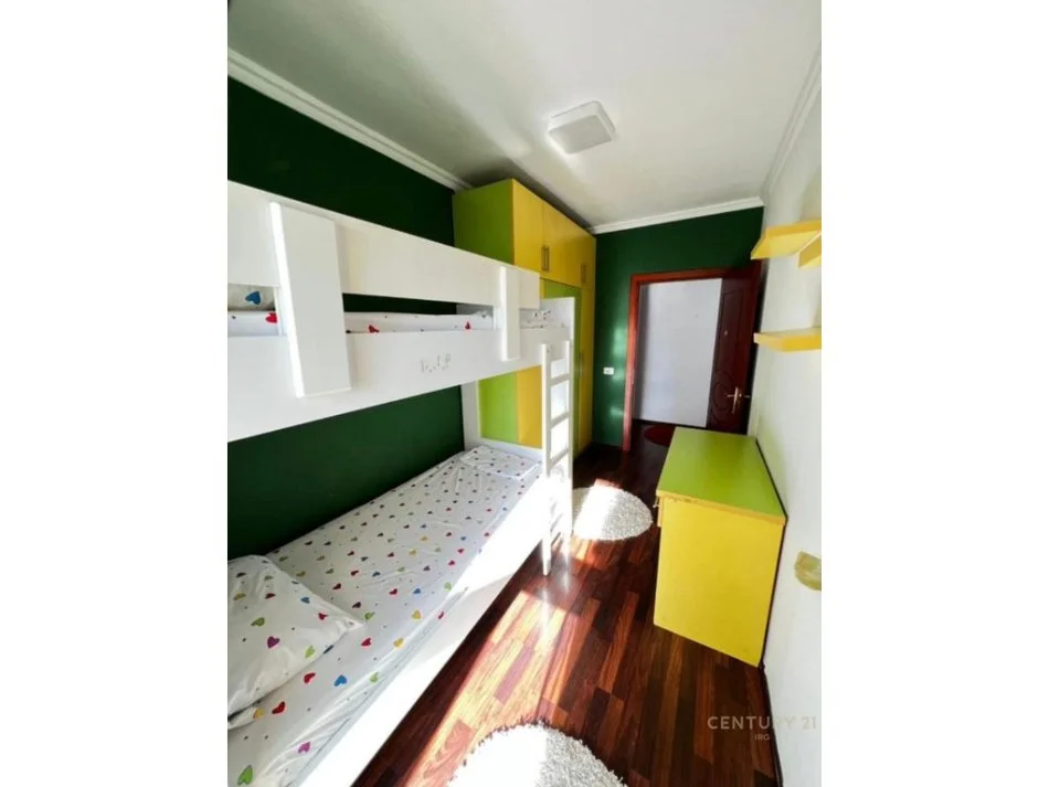 Tirane, jap me qera apartament 2+1 Kati 4, 110 m² 800 € (myslym shyri)