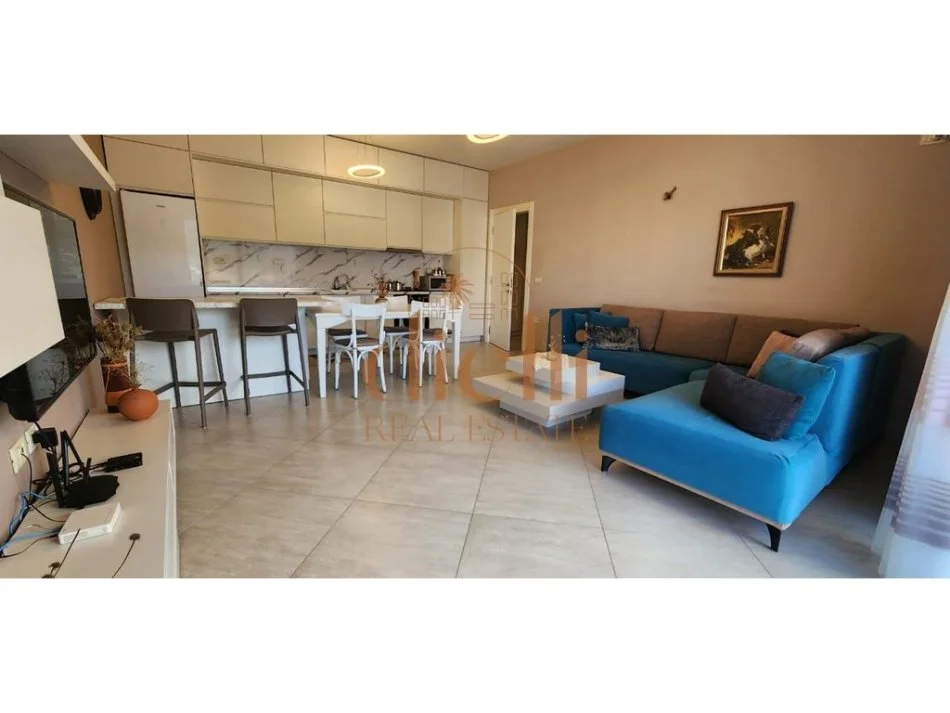 Tirane, jepet me qera apartament 2+1 Kati 4, 100 m² 650 € 