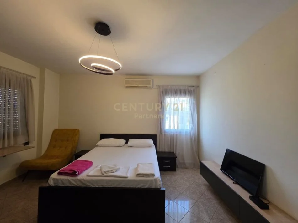 Tirane, jepet me qera apartament 2+1 Kati 4, 81 m² 700 € (rruga e kavajes)