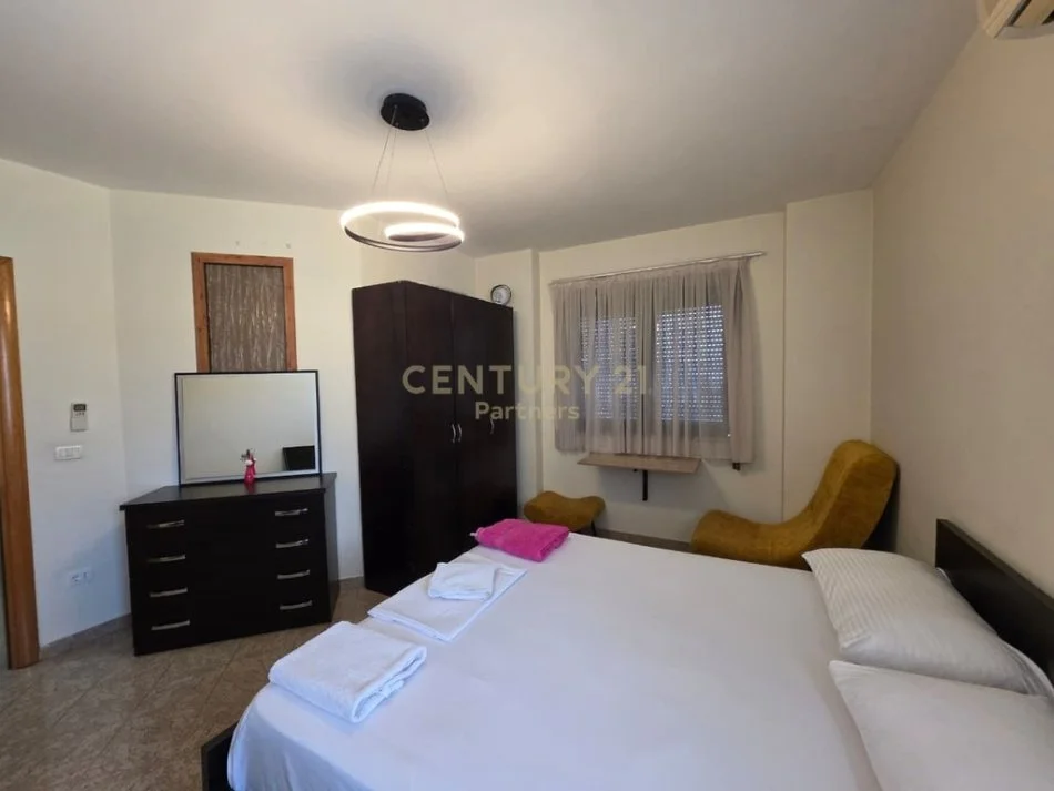 Tirane, jepet me qera apartament 2+1 Kati 4, 81 m² 700 € (rruga e kavajes)