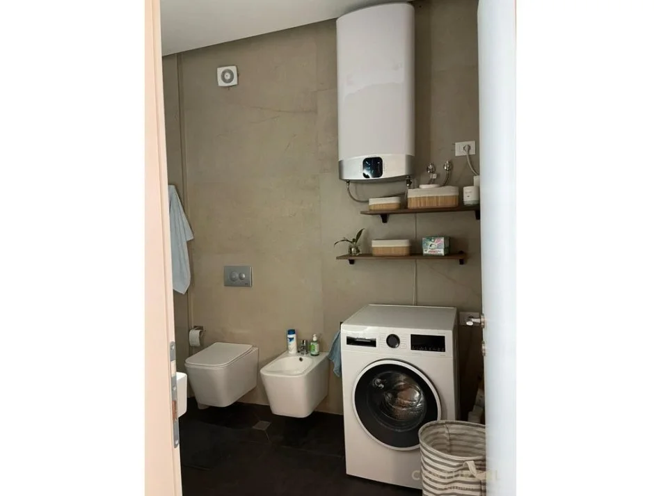Tirane, jepet me qera apartament 1+1 Kati 2, 66 m² 600 € (yzberisht)