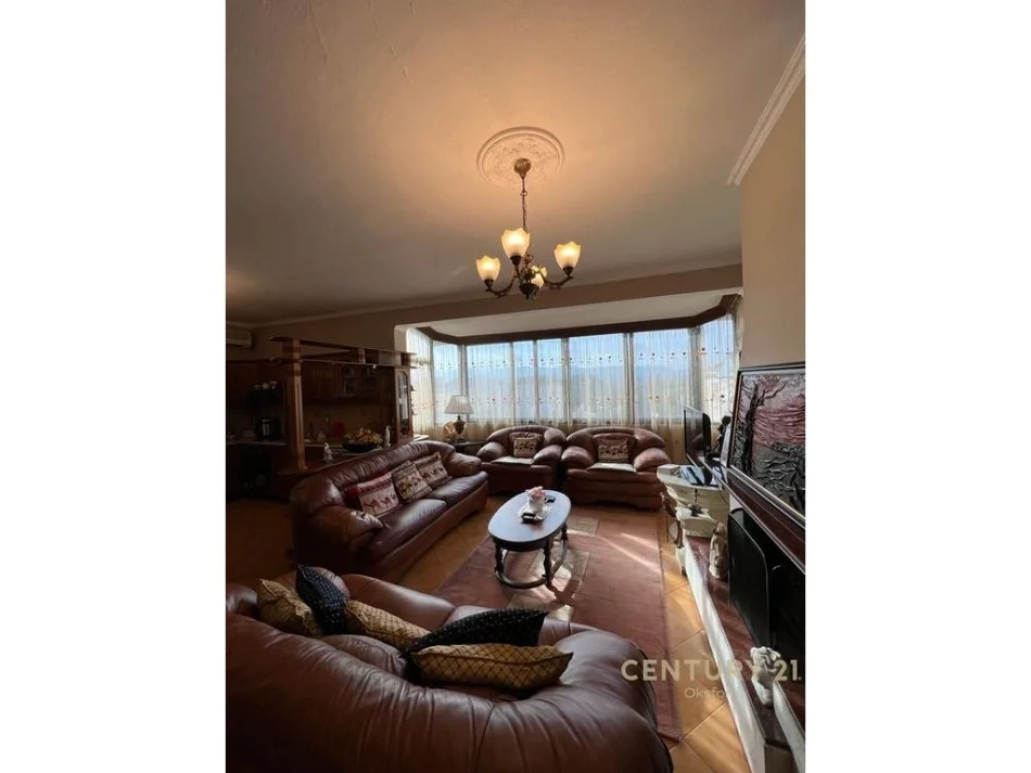 Tirane, shitet apartament 2+1+Ballkon Kati 6, 132 m² 180.000 € (prane rruges dritan hoxha)