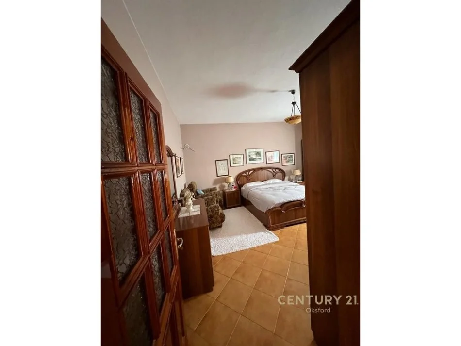 Tirane, shitet apartament 2+1+Ballkon Kati 6, 132 m² 180.000 € (prane rruges dritan hoxha)