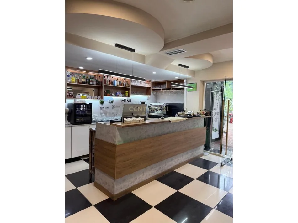 Tirane, shitet hotel Kati 1, 1.310 m² 2.000.000 € (Mullet)