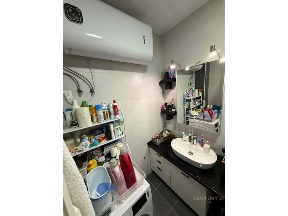 Tirane, jepet me qera apartament 2+1 Kati 3, 83 m² 600 € (ali demi)