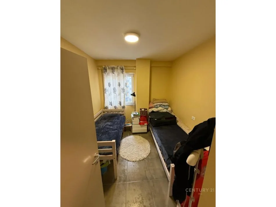 Tirane, jepet me qera apartament 2+1 Kati 3, 83 m² 600 € (ali demi)