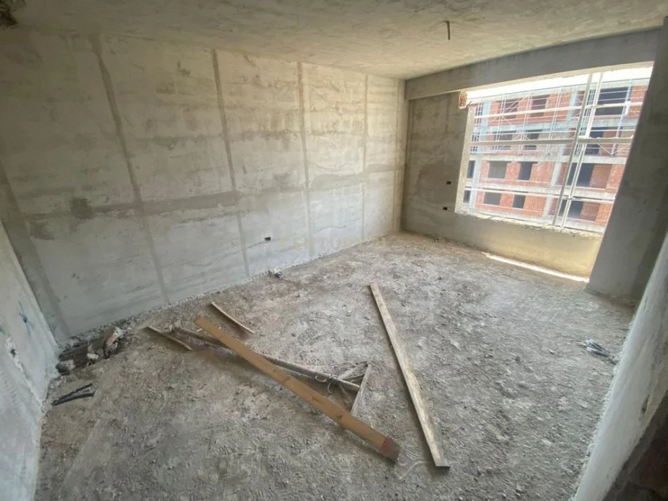 Tirane, shes apartament 1+1+Ballkon Kati 8, 71 m² 145.000 € (Ish Parku)