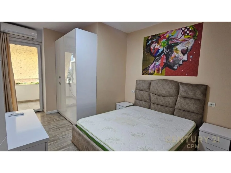 Tirane, jepet me qera apartament 1+1+Ballkon Kati 2, 60 m² 800 € (9 Katëshet)