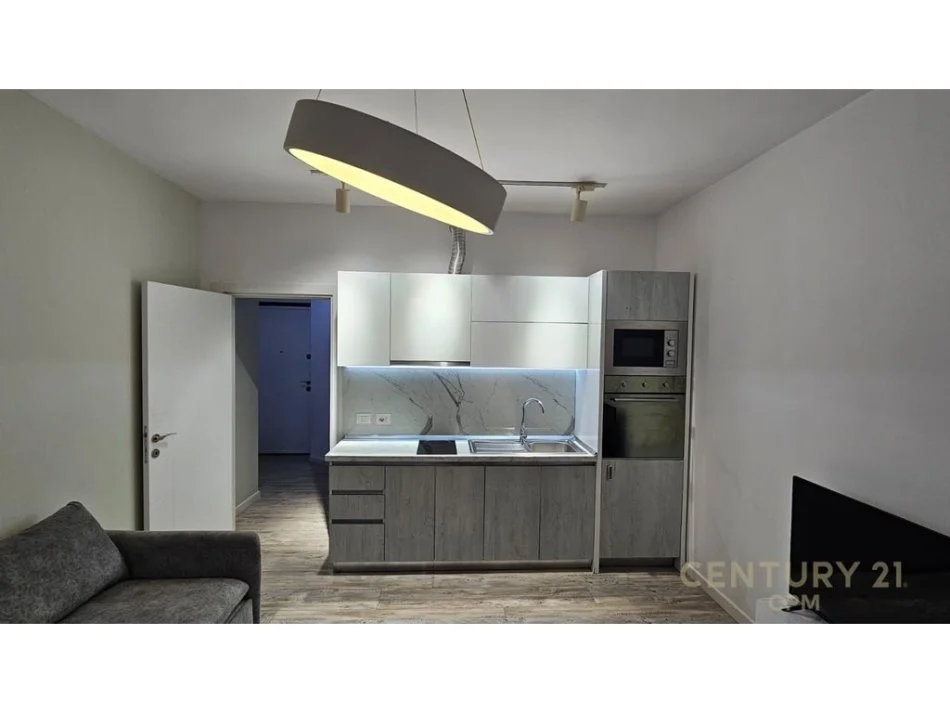 Tirane, jepet me qera apartament 1+1+Ballkon Kati 2, 60 m² 800 € (9 Katëshet)