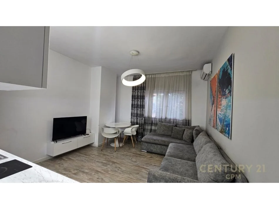 Tirane, jepet me qera apartament 1+1+Ballkon Kati 2, 60 m² 800 € (9 Katëshet)