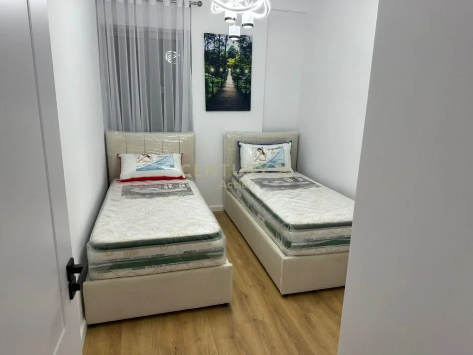 Tirane, shitet apartament 2+1+Ballkon Kati 9, 96 m² 157.000 € (astir)