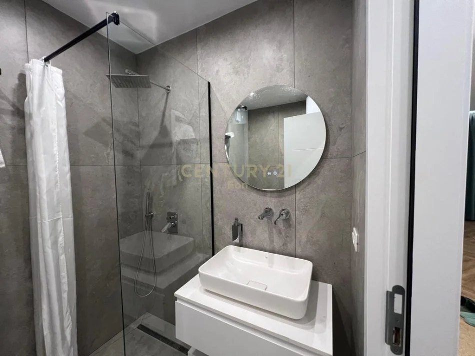 Durres, shitet apartament 1+1+Ballkon Kati 6, 86 m² 139.000 € (Grand Blue Fafa, Golem)